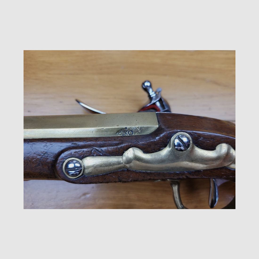 Magnifique paire de pistolets d&rsquo;officier de Marine 1er Empire – Canons laiton – Calotte à l&rsquo;Aigle – Guerre de course vers 1810 – État rare de préservation – TBE++, image 15 sur 33