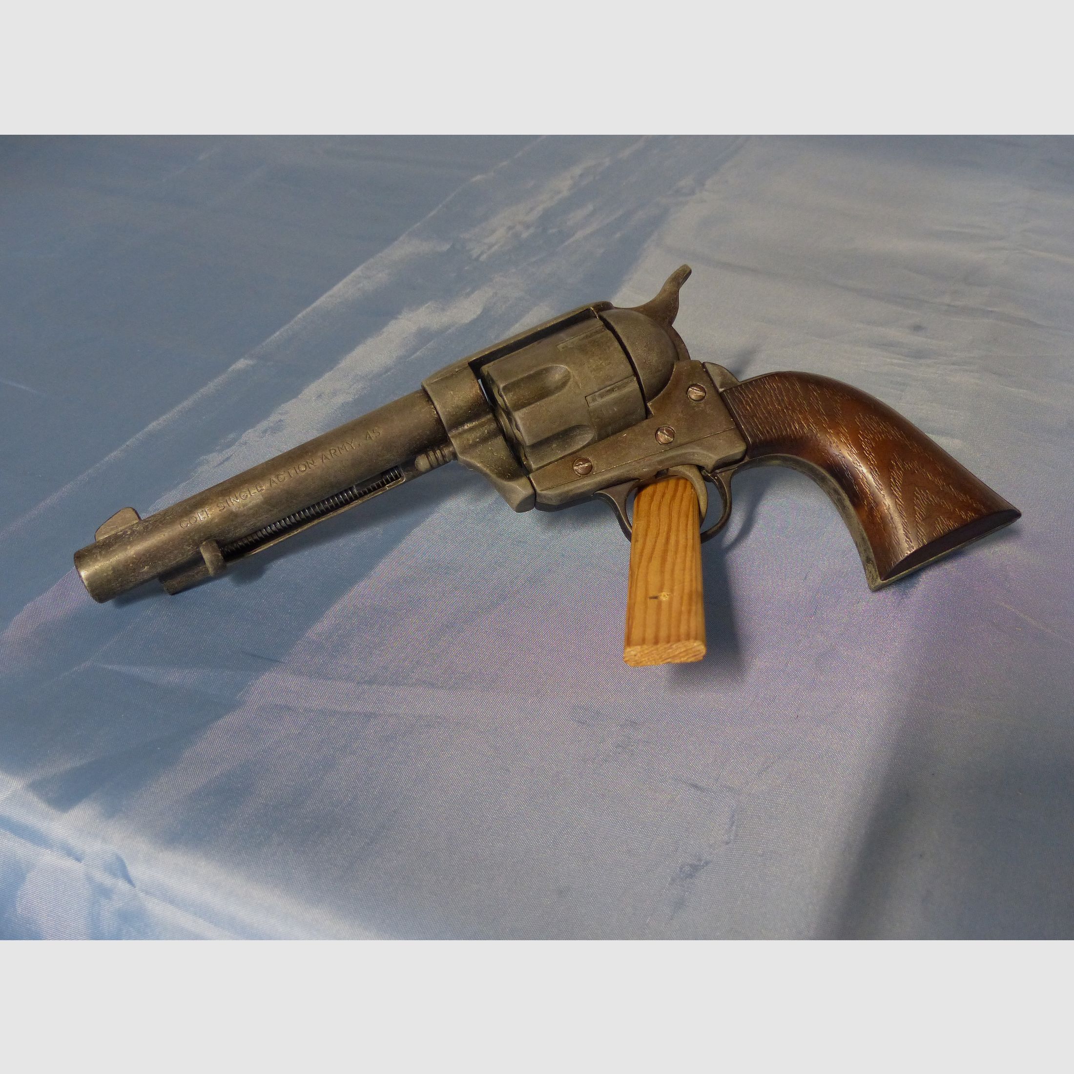 Colt Revolver Single Action Army Cal. .45 full metal decoration probably from the 70s