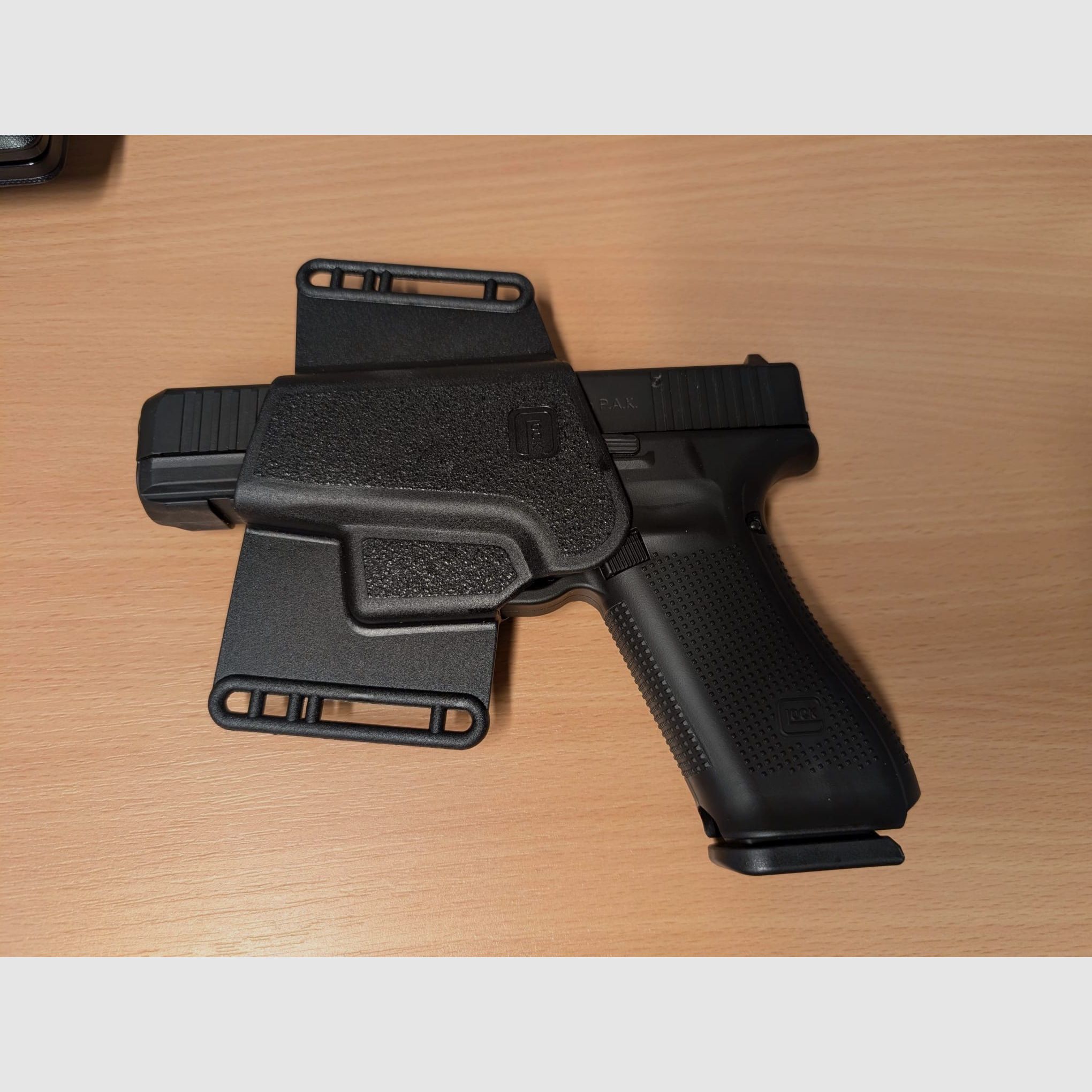 Glock 17 gen 5 Schreckschuss P.A.K / incl. nuova Glock Holster/incl. spedizione Riservato "Nick"