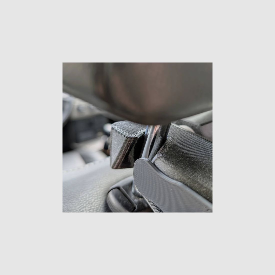 Rifle holder system "Krabbe Pro" for headrests in the car | Jagawams