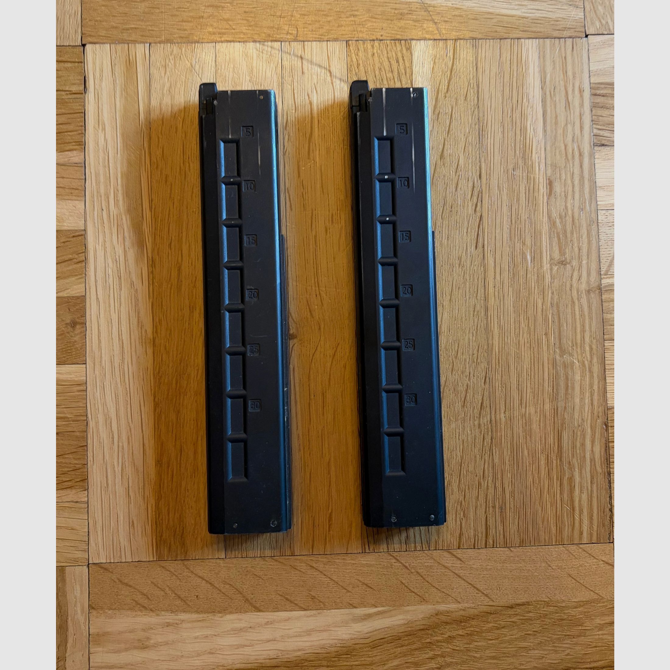 B&T MP9 A3 GBB von KWA – mit 3 Magazinen & Explosionszeichnung – guter Zustand