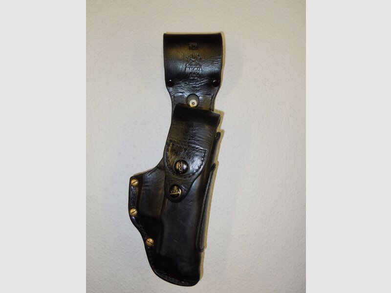 Leather holster AKAH Berlin/Brandenburg with bridge belt - Black holster for pistol SIG SAUER P6 & P225