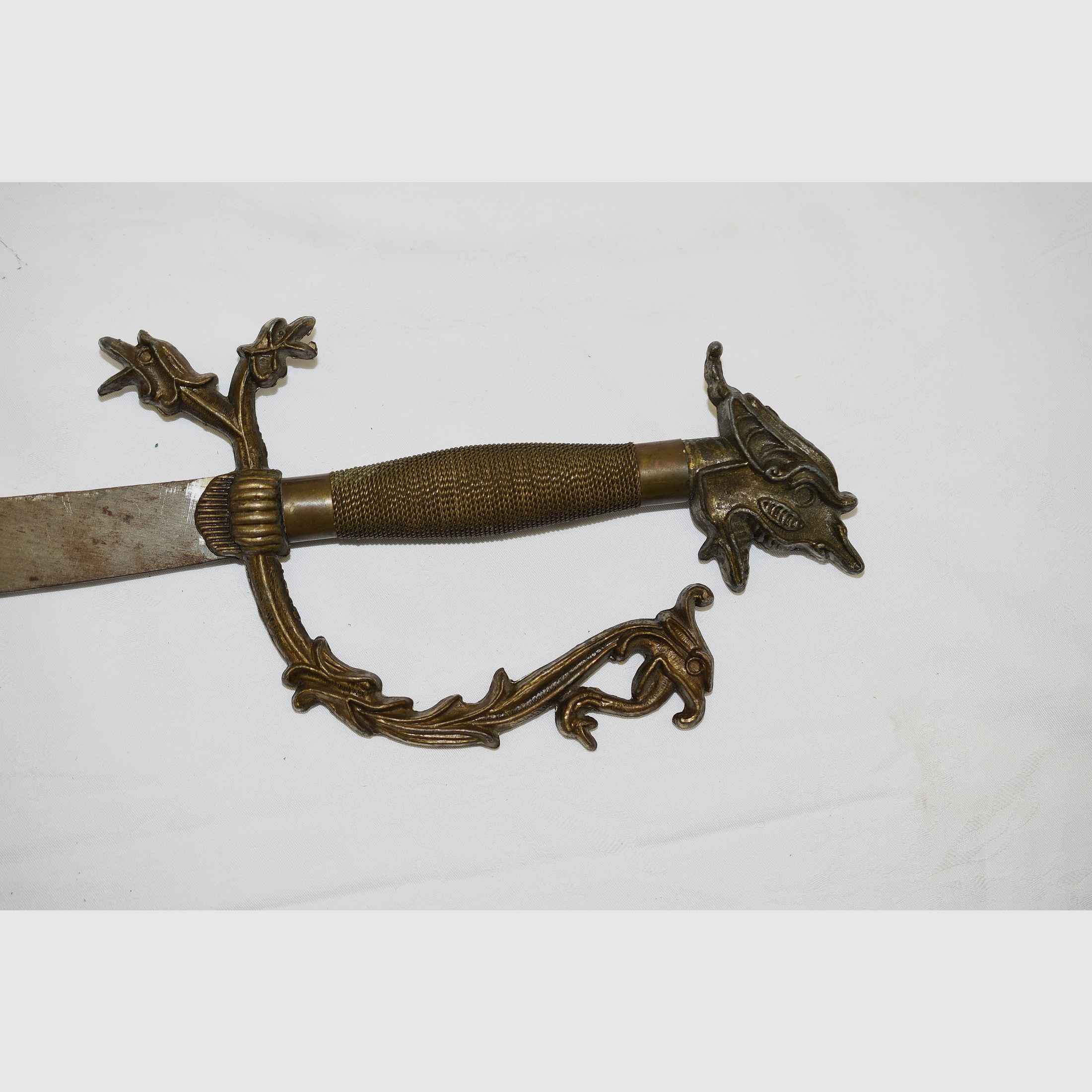 Antikes orientalisches Schwert, Säbel mit Drachen, Gesamtlänge 85 cm
