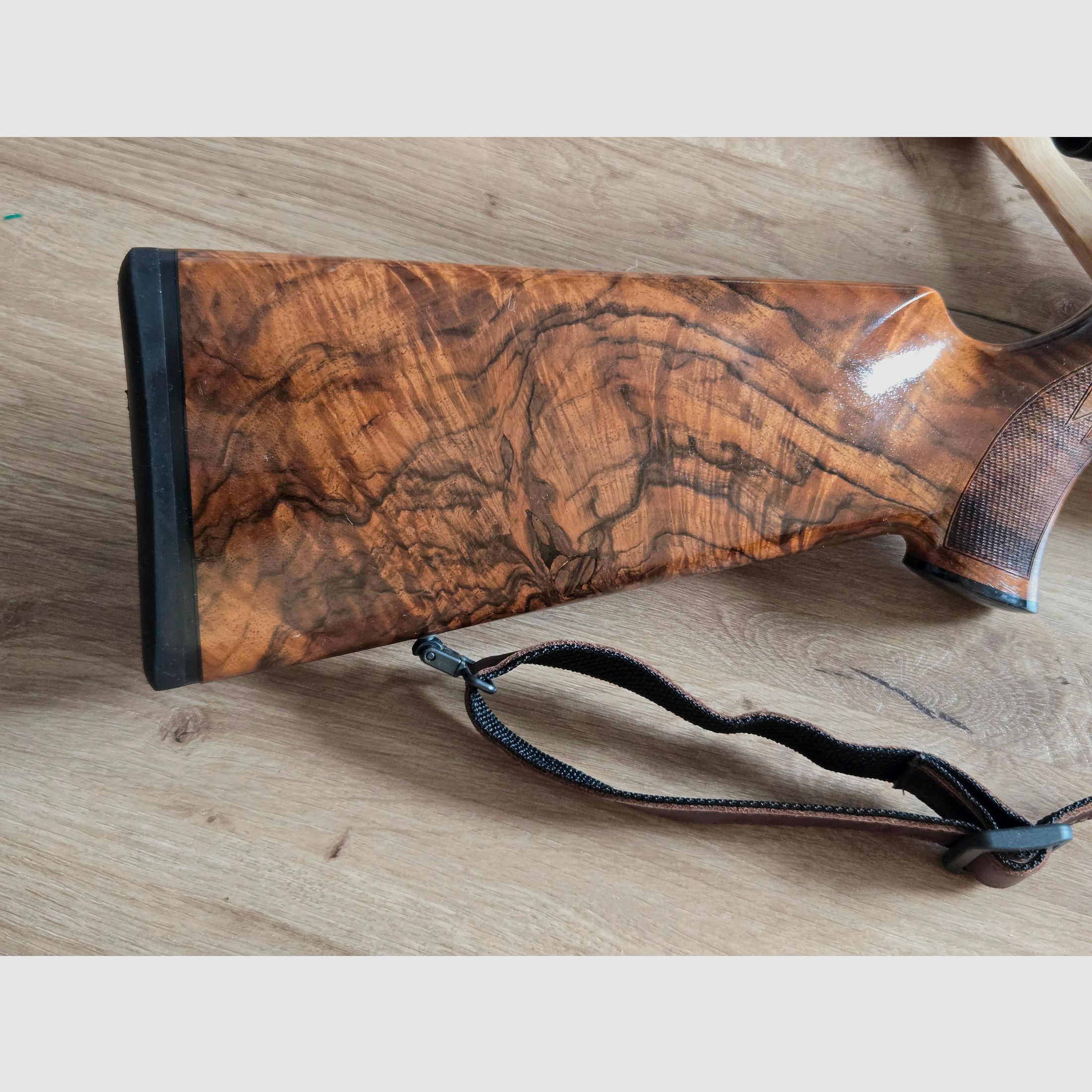 Blaser R8 8x57is Premium Holzschaft HK 8