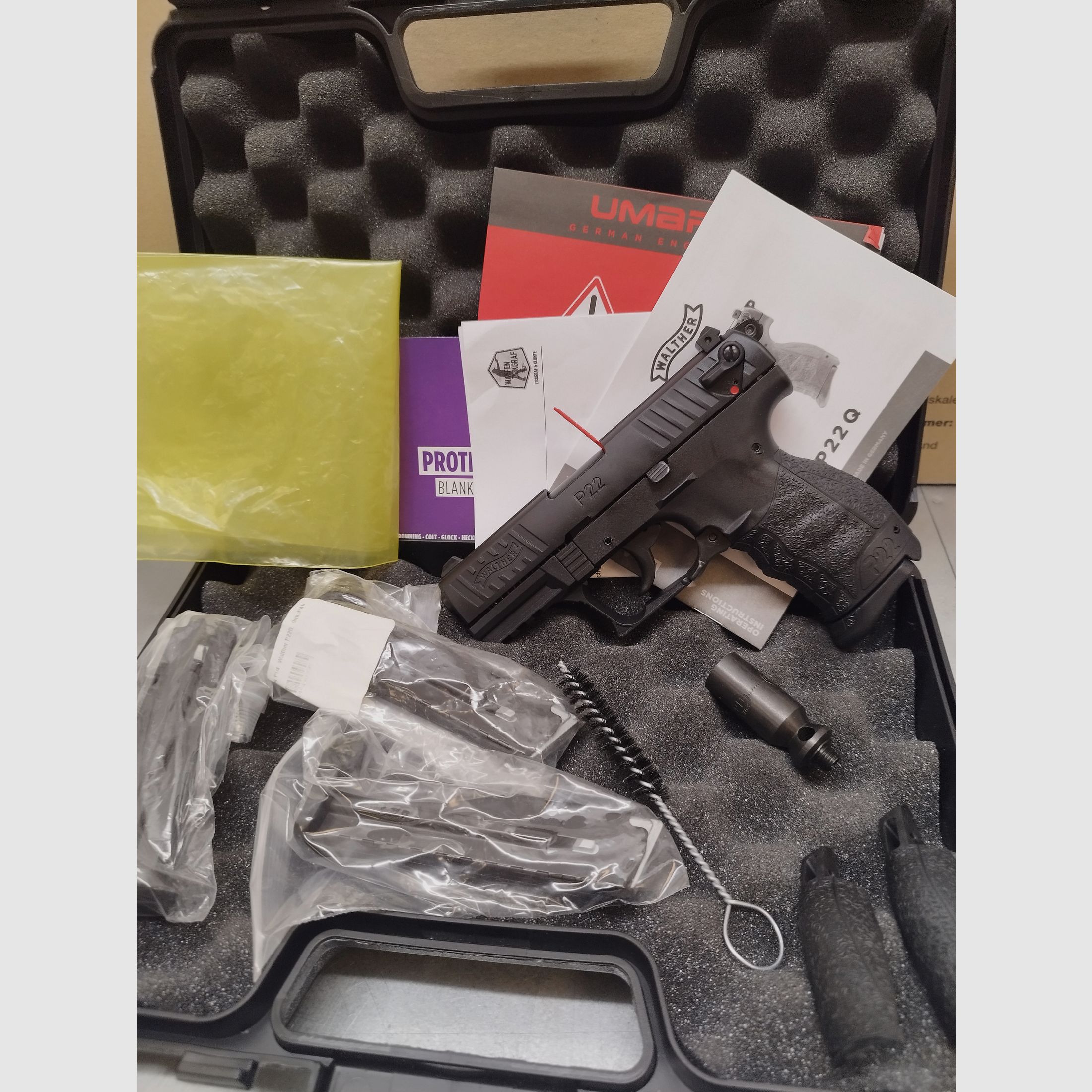 Walther P22Q blued, blank firing 9mm PAK + 3x magazine !!Like new!!