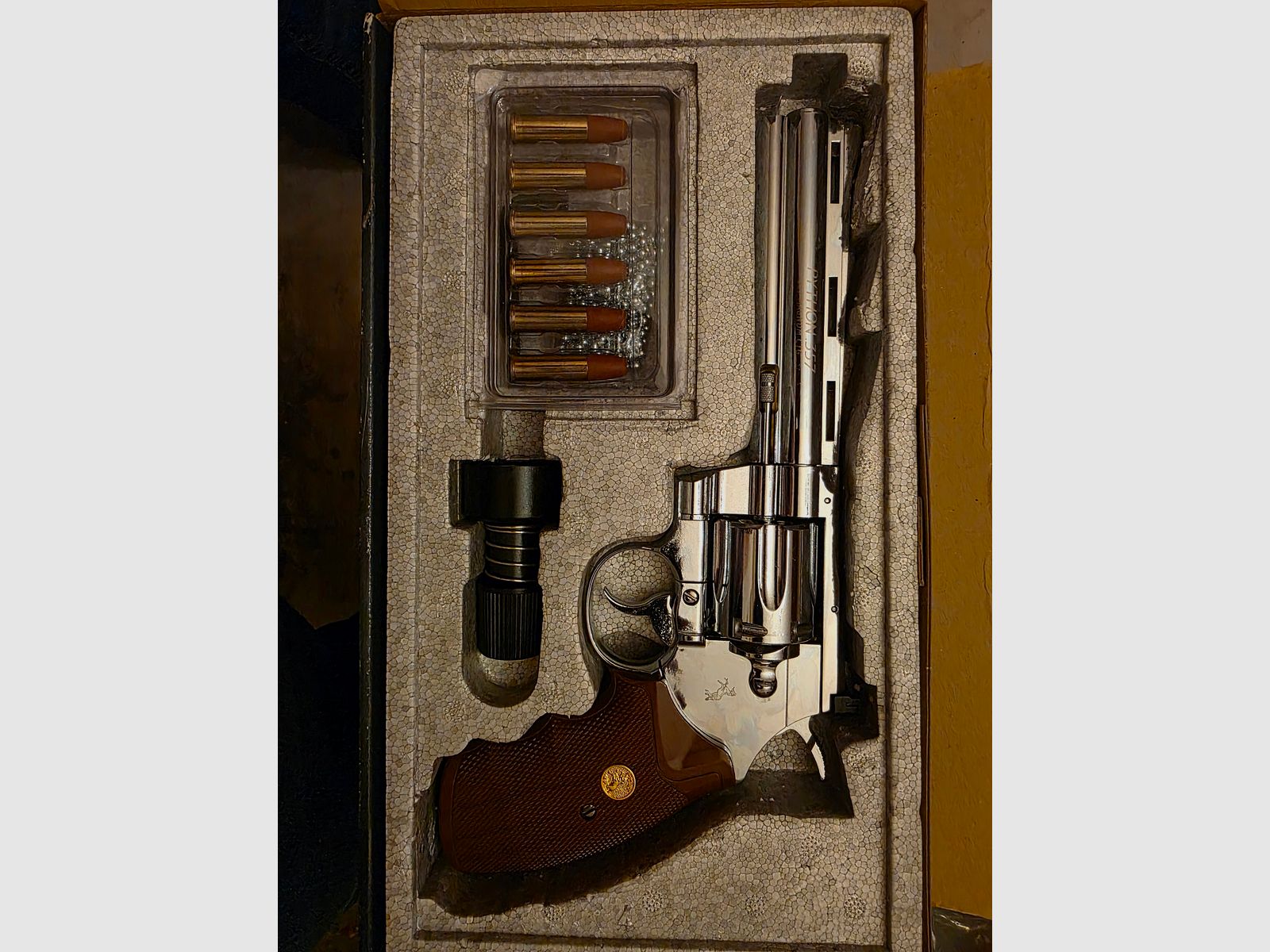 --- Colt Python Co2 4.5 mm BB in CHROM 6" ---