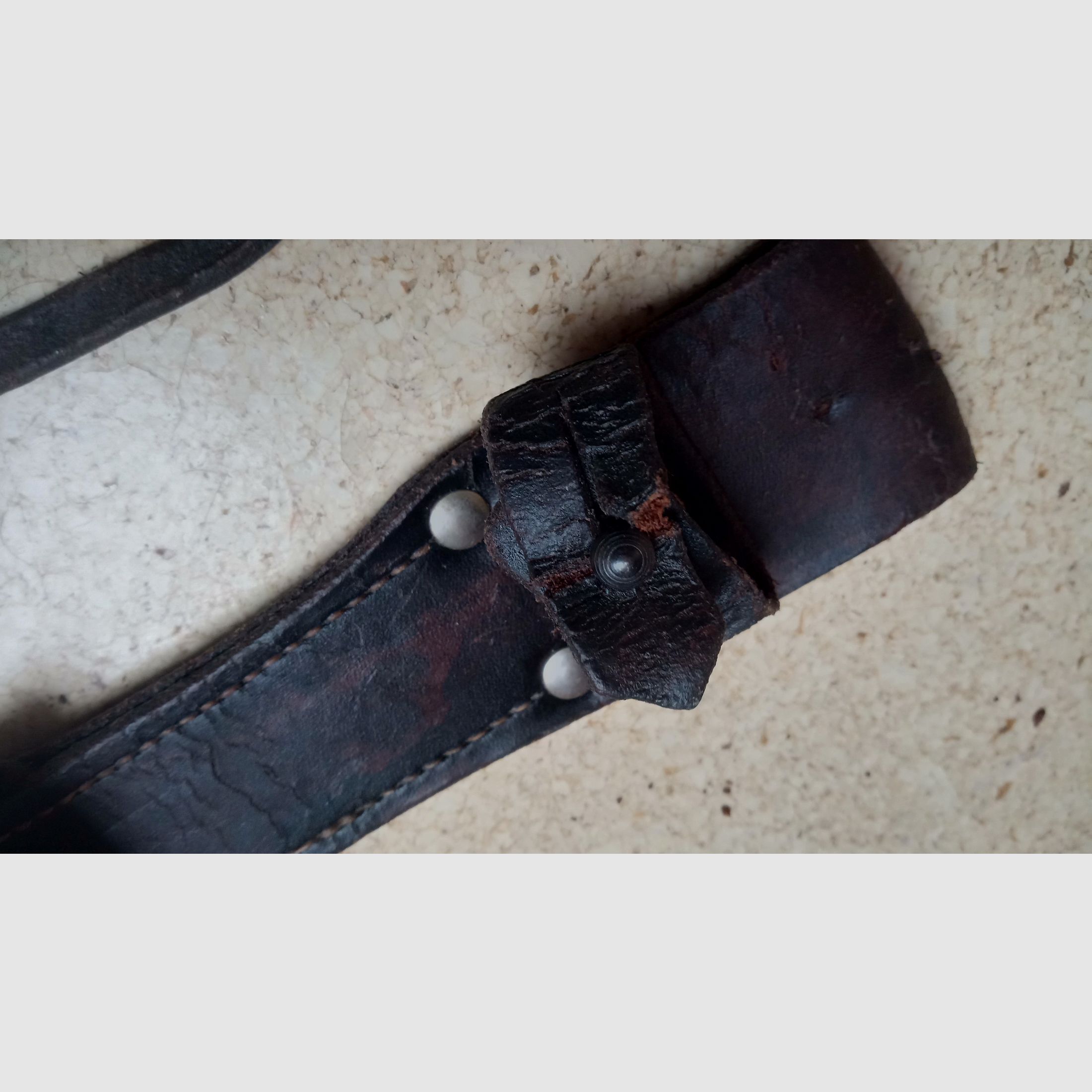 Leder-Frosch und Faustriemen defekt  // AK 6h3 Bajonett Rumänien