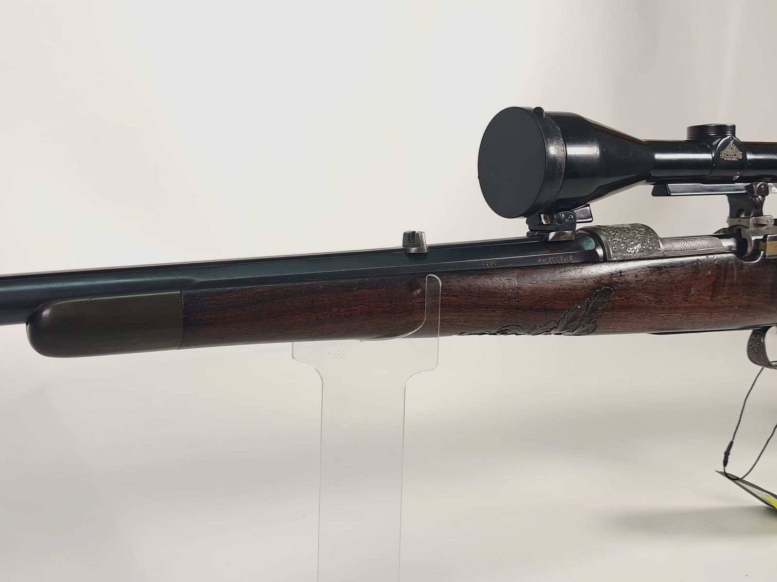 Repetierer Einzelstück 7x64 inkl. ZF 2,5-10x42 mit Handgravuren und Schaftholzverschneidungen
