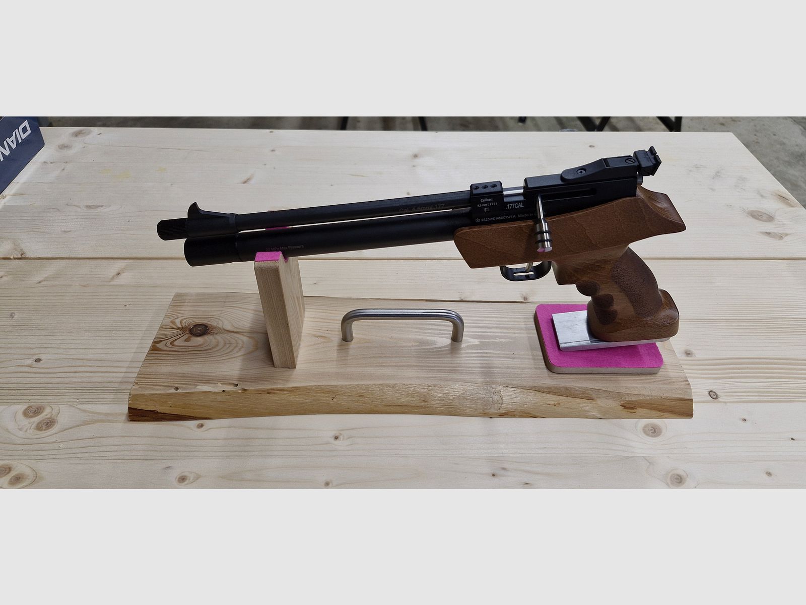 Pistola de aire comprimido Diana Bandit, aire comprimido, cargador, silenciador - con bomba de aire, soporte, diabolo de 4,5 mm, soporte, accesorios