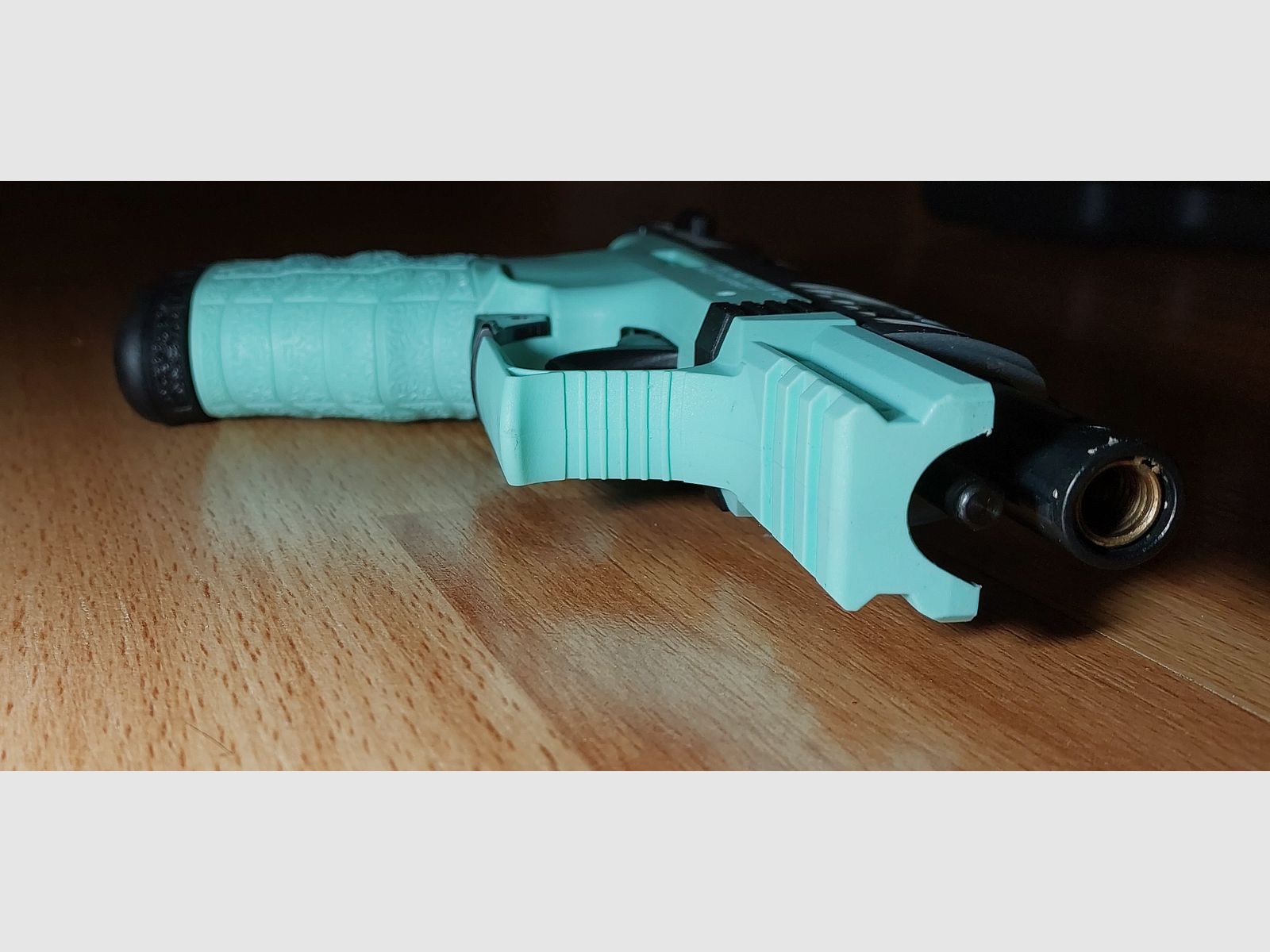 Walther P22Q blank firing pistol 9mm P.A.K. MINTOS (PTB 778) - as good as new!