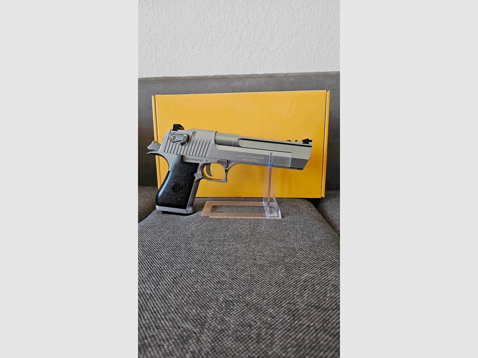 DESERT EAGLE .50AE GBB, SILVER  MAGNUM RESEARCH CYBERGUN