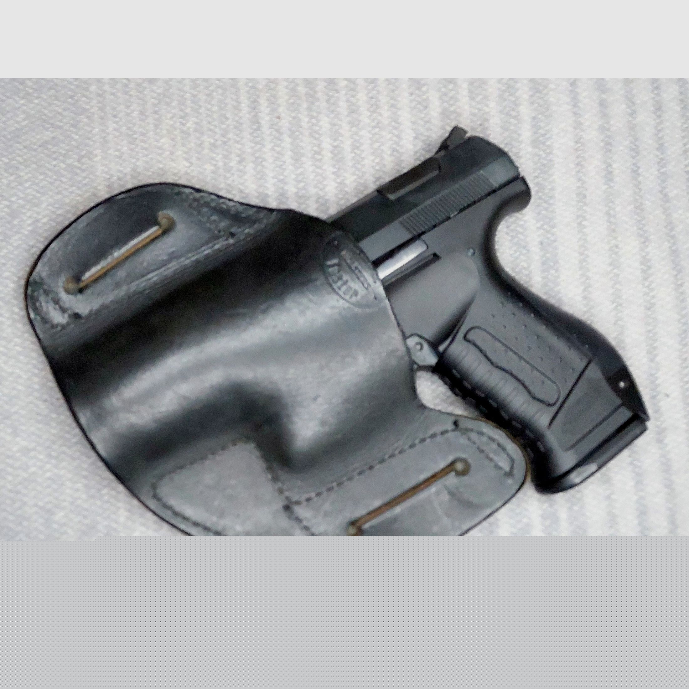 Walther P99 Schreckschuss Pistole 9mm P.A.K. (PTB 762) P 99 mit Foster Lederholster