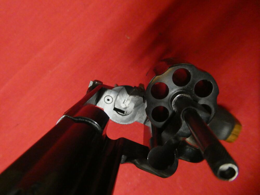 Smith & Wesson 586 - 4