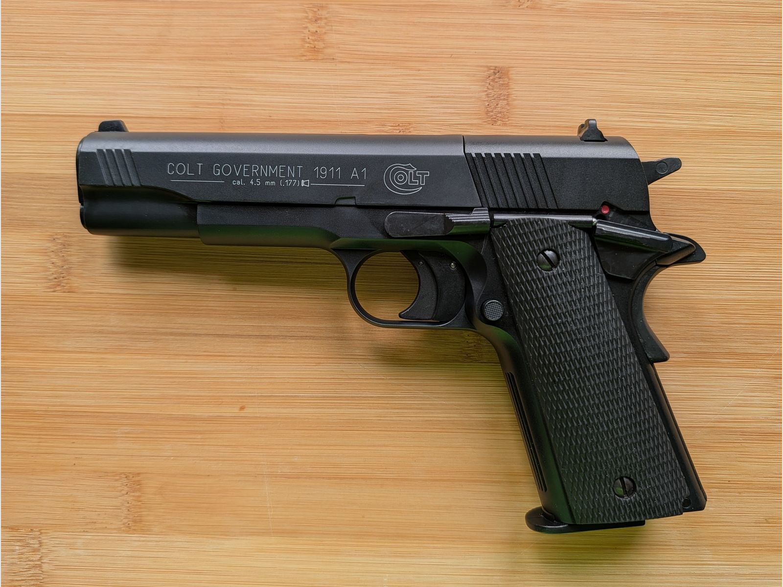 Colt Government 1911 A1 4,5 mm (.177) Diabolo, CO₂, < 4,0 J