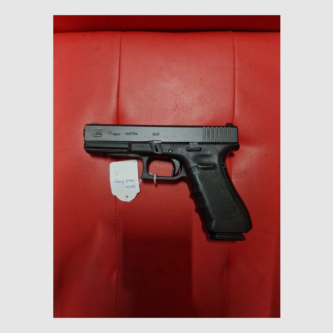 GLOCK 17 GEN. 4 9X19mm (GEBRAUCHT), Bild 1 von 2