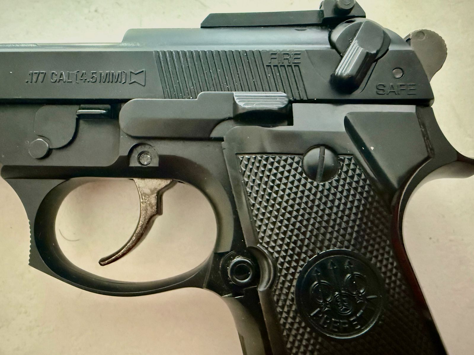 Daisy Power Line 92 Beretta CO2 Pistole Luftpistole für Diabolos