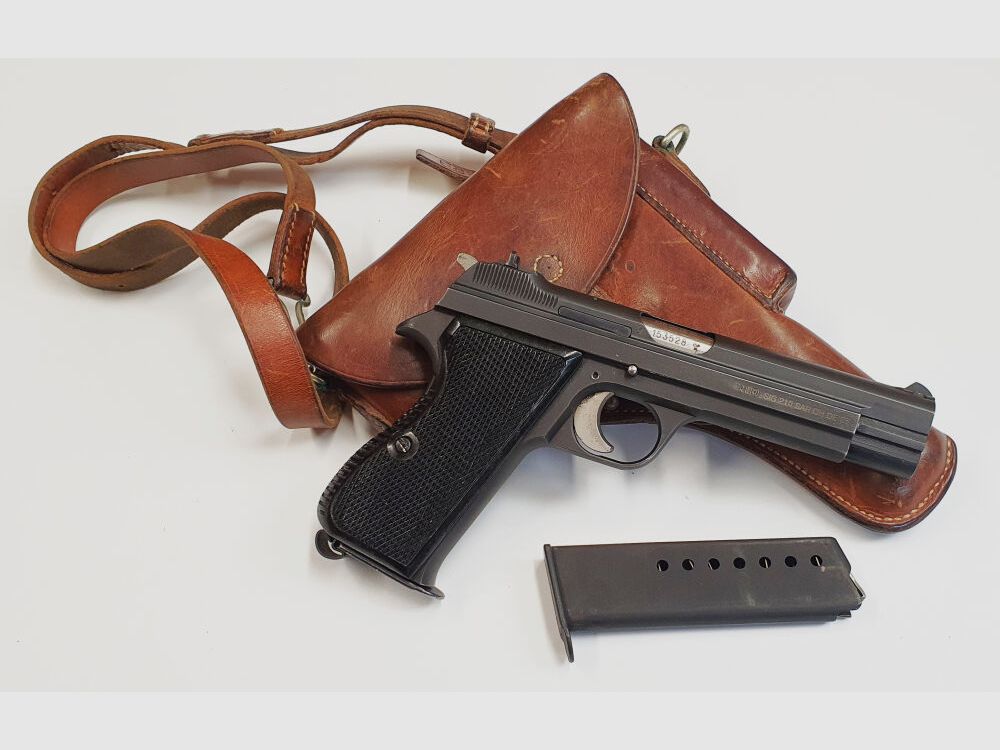 Pistola SIG P210-2 en calibre 9mm Luger (9x19) incluyendo funda y cargador de repuesto, HECHO EN SUIZA