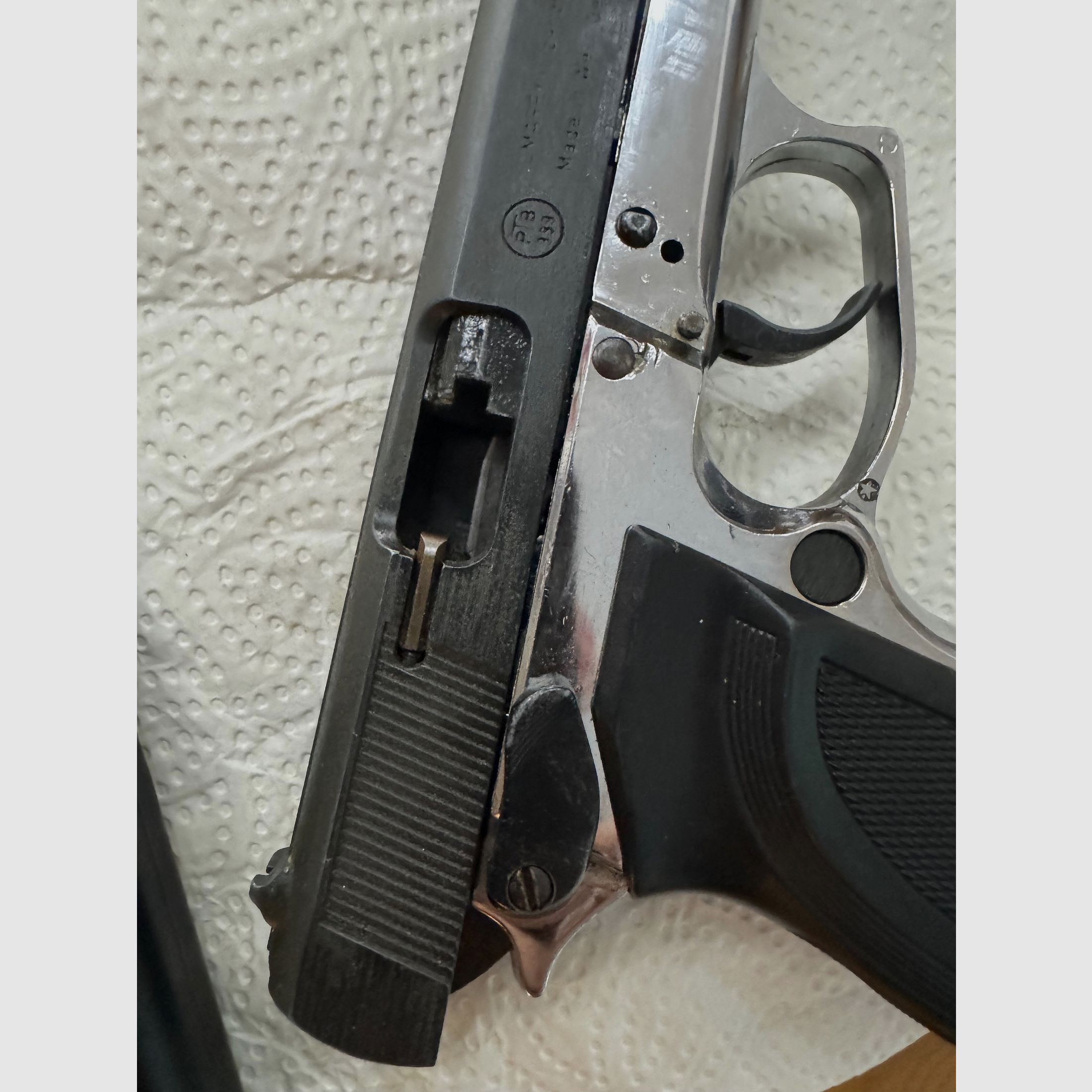 Browning GBDA 8 Ersatzteilspender mit Magazin.