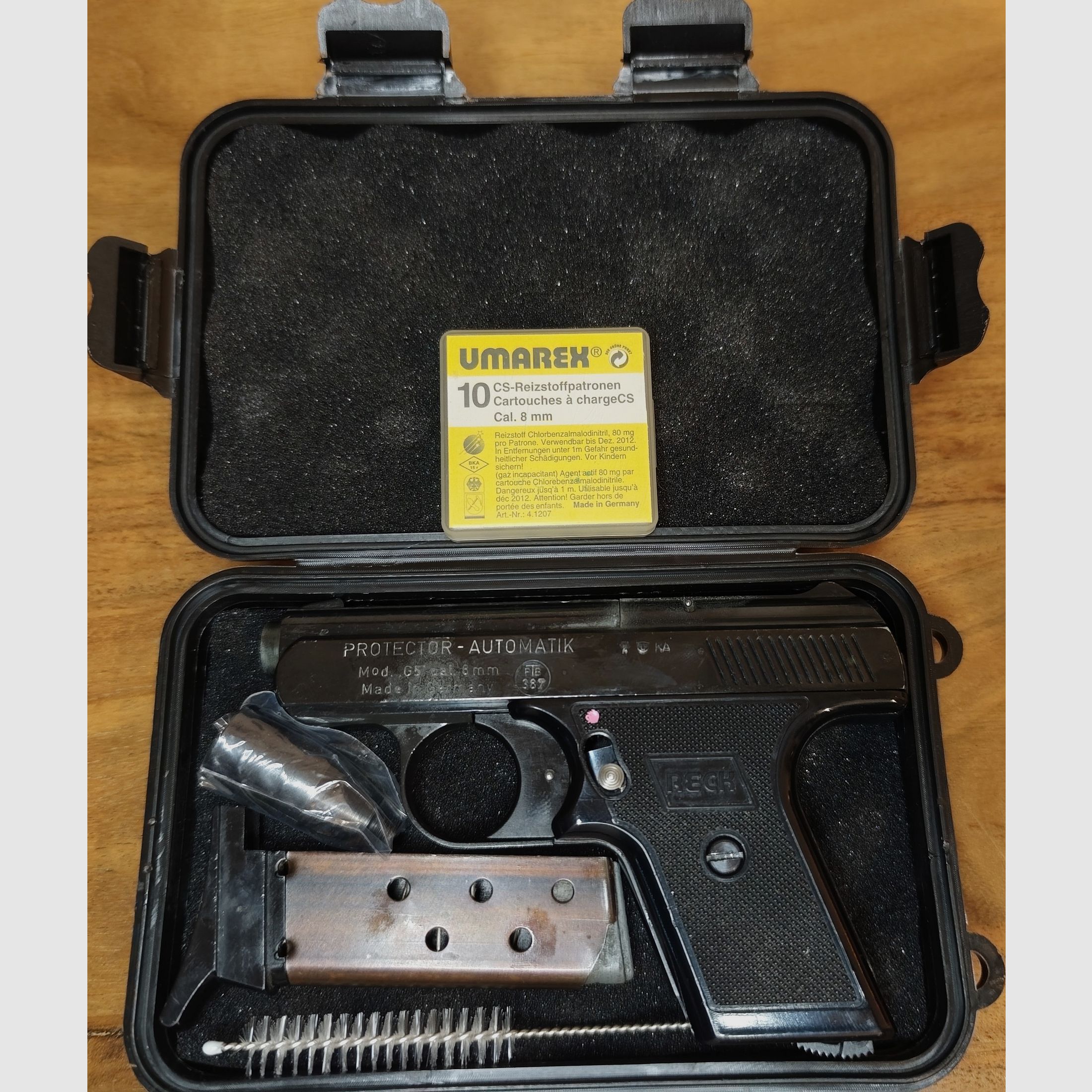 RECK Protector Automatik Mod.G5 PTB 387 Kaliber 8mm +10 Schoten CS Gas van Umarex