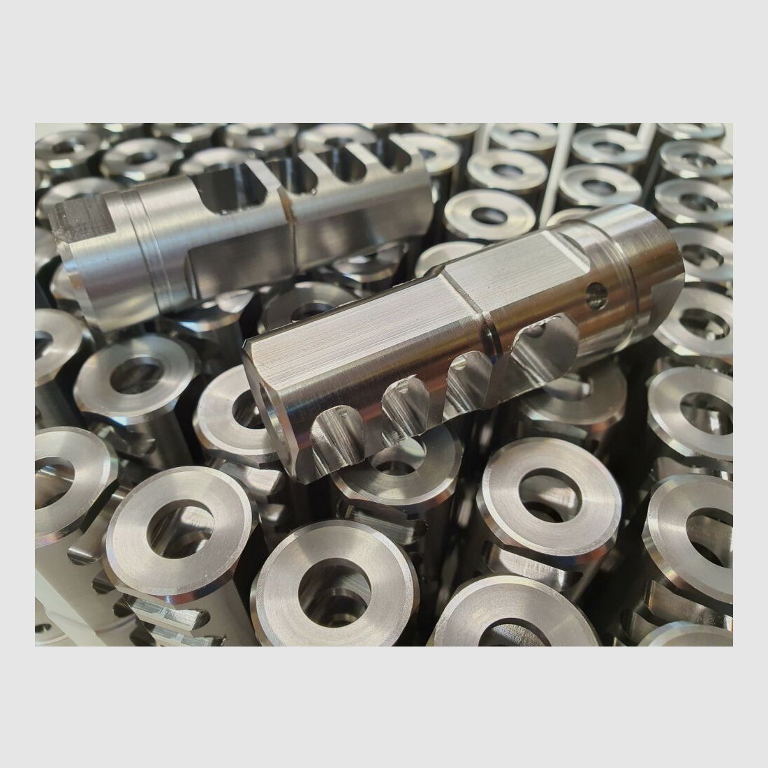 Glarner Waffen Manufaktur + Handelshaus AG Svizzera SPC RECLESS Compensatore per 9mm Luger M15X1 destro canne, Swiss Pistol Carbine, Svizzera