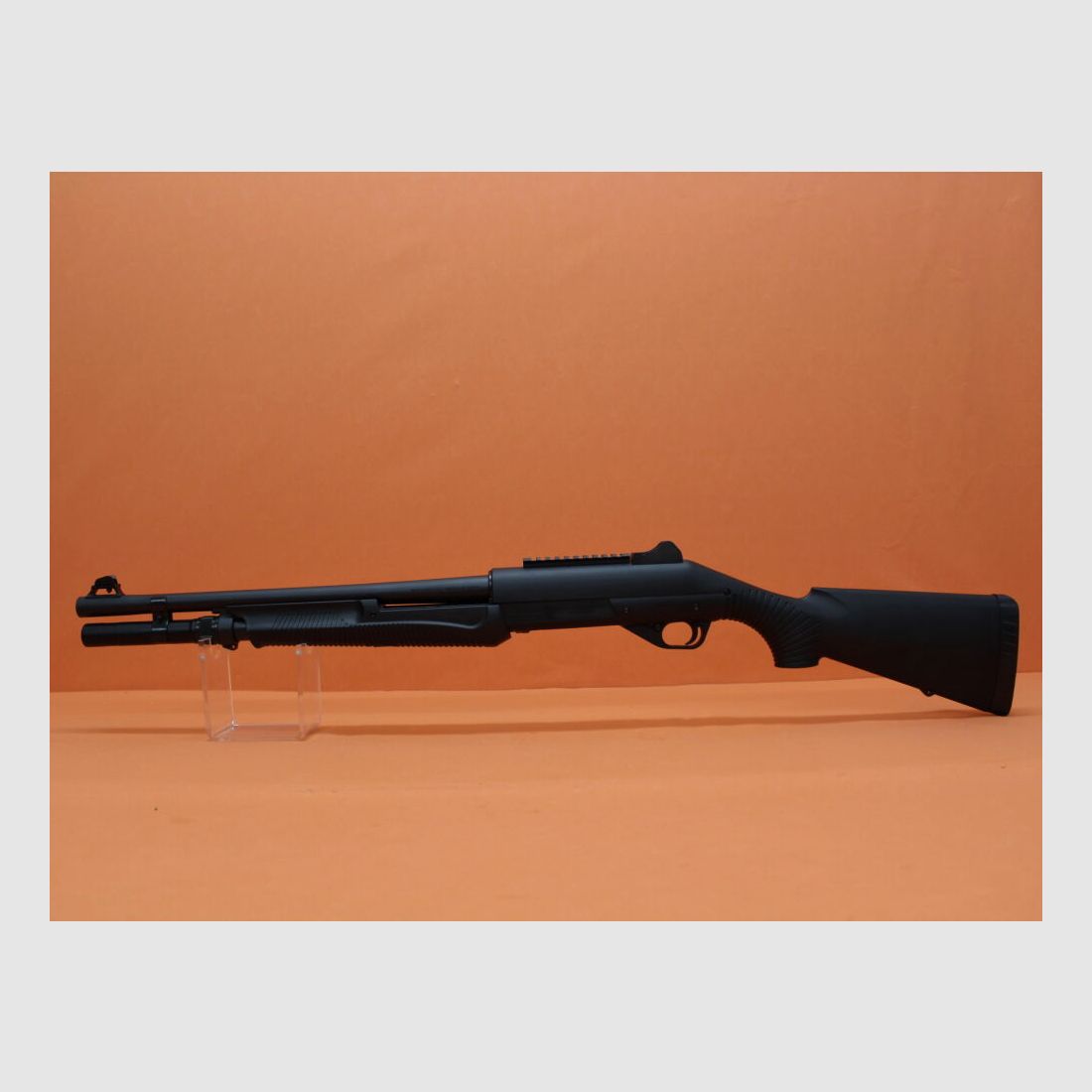 Benelli VsRep.Flinte 12/89 Benelli Nova Tactical (pump-action shotgun) 18.5"/47cm barrel/ Multichoke