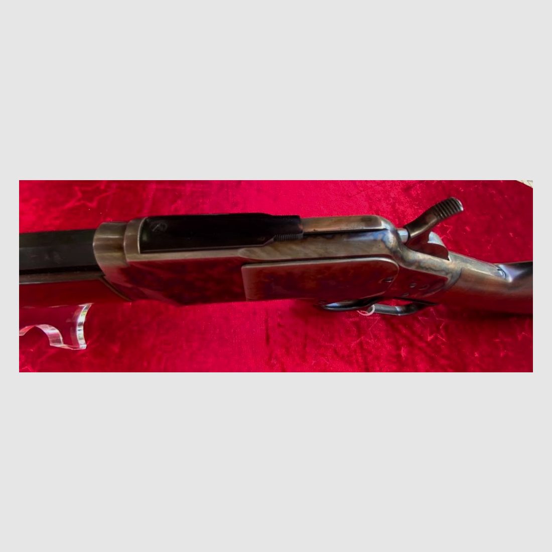 Winchester 73 aus Hege Uberti Fertigung Kal. 44 - 40  Ganzstahl bunt gehärtet mit 8-kant Lauf