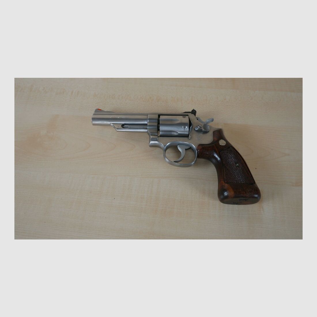 Smith & Wesson	 66 - 1