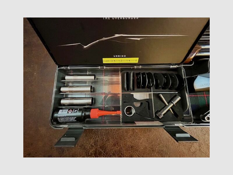 Benelli 828U Zwart Links