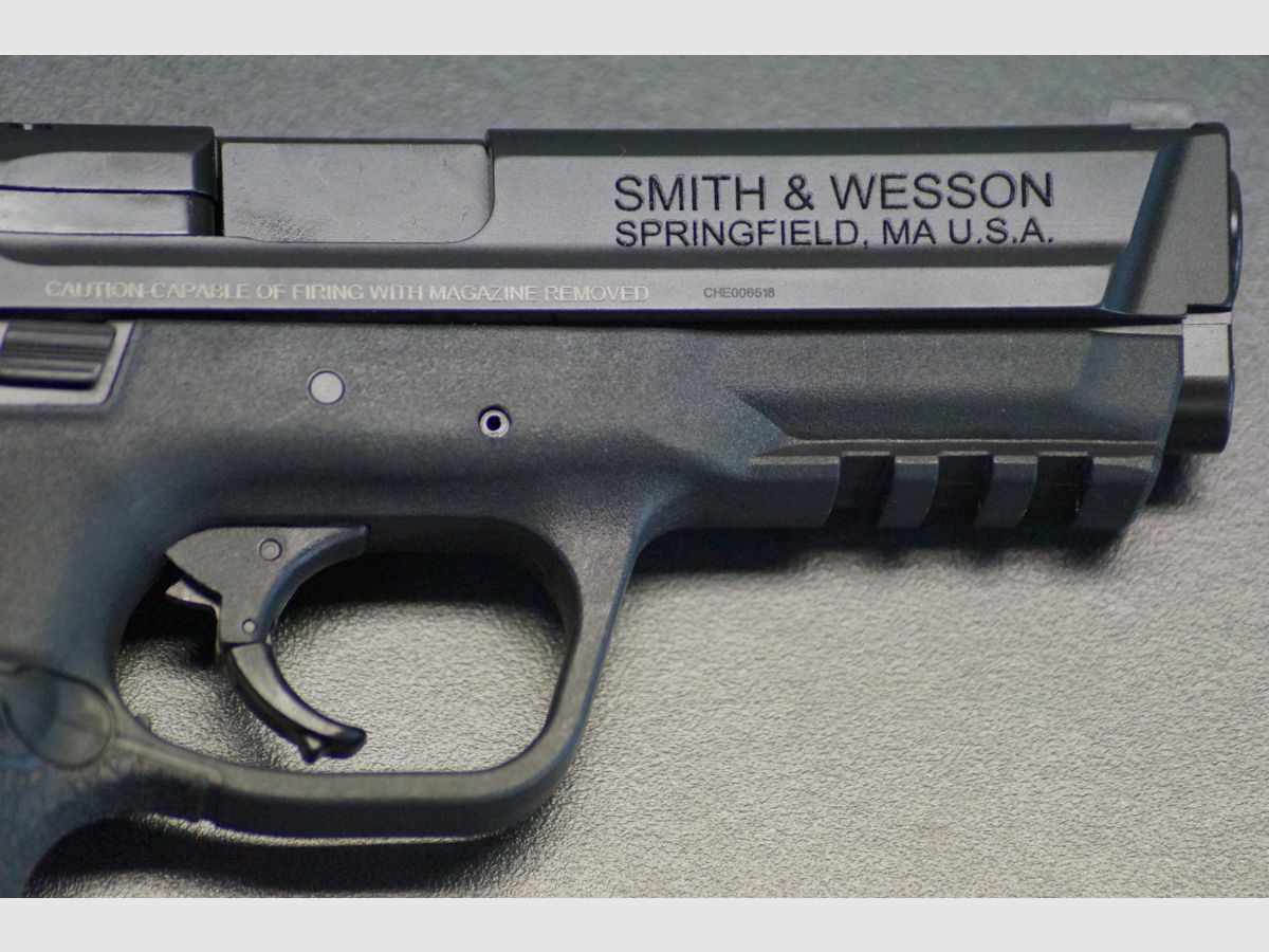 SMITH & WESSON M&P 9 CARRY & RANGE KIT, image 3 sur 6