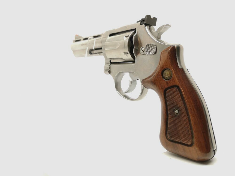 Taurus 689