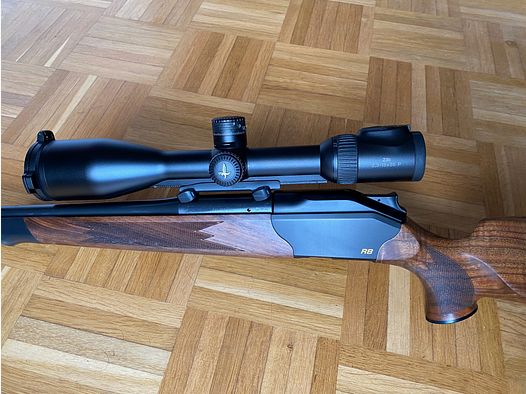 Blaser R8 Holz Standard mit Swarovski Z8i 2,3-18x56