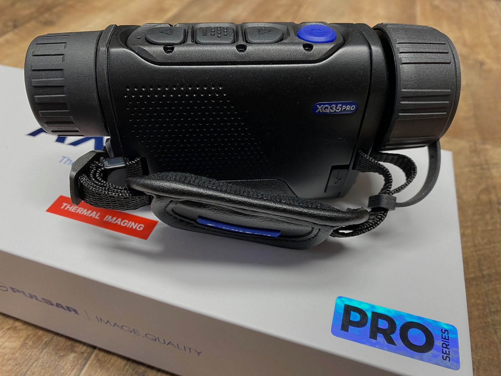 Pulsar Axion 2 XQ35 Pro, zdjęcie 1 z 3