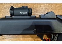 Benelli M4 Super 90 TS z Aimpointem i przednim uchwytem M-LOK