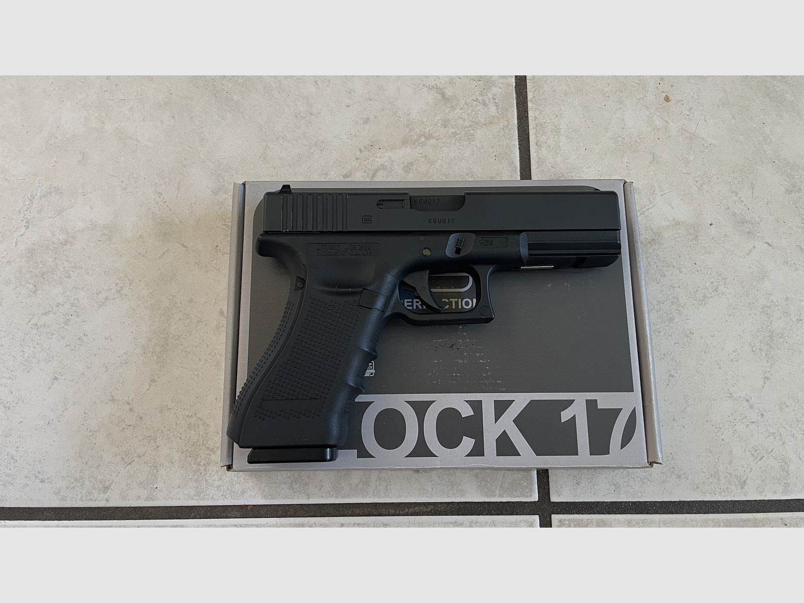 Glock 17 Gen4 CO2 6mm + Umarex Holster | como nuevo
