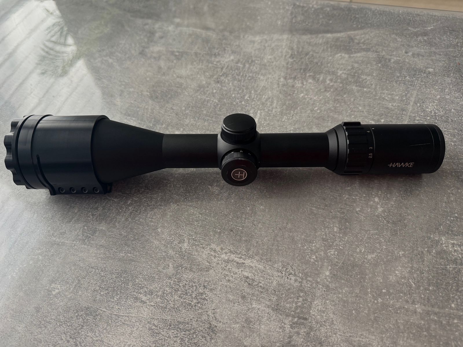 Hawke Zielfernrohr VANTAGE 30 WA 2,5-10×50 L4A DOT Leuchtabsehen - 1/4 MOA - Großes Sehfeld Präzise Jagen Adapter