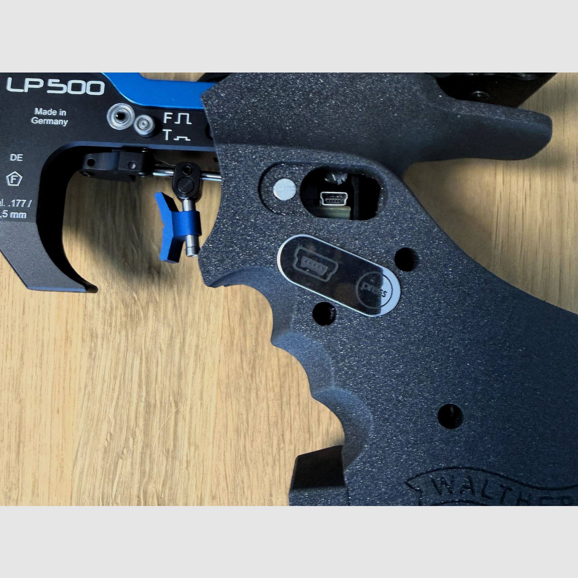 Walther LP 500 Meistermanufaktur mit el. Abzug, blau, 5D Griff M/L mit viel Zubehör