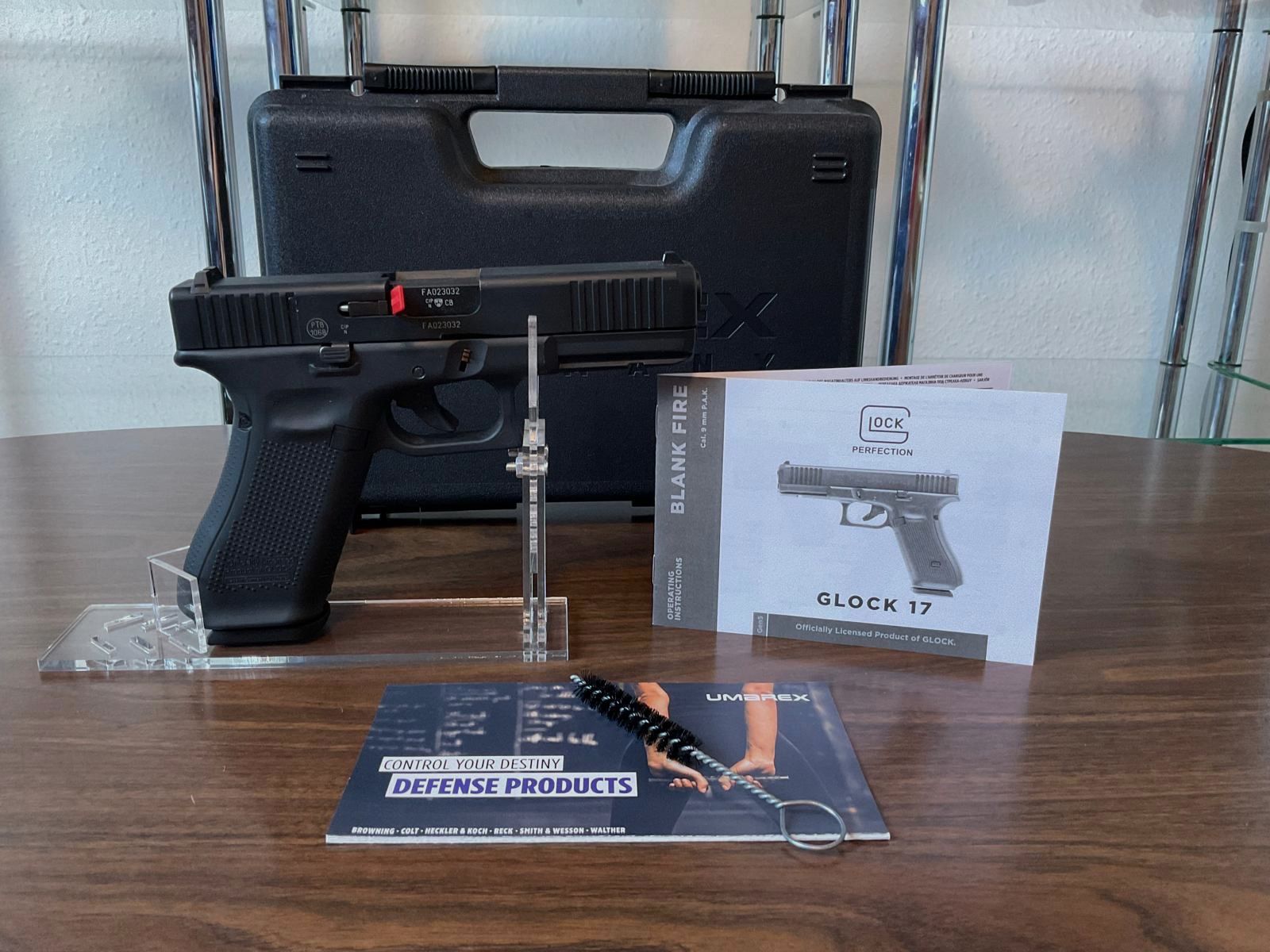 Glock 17 Gen5 blank firing pistol 9mm P.A.K. – Like new in full set