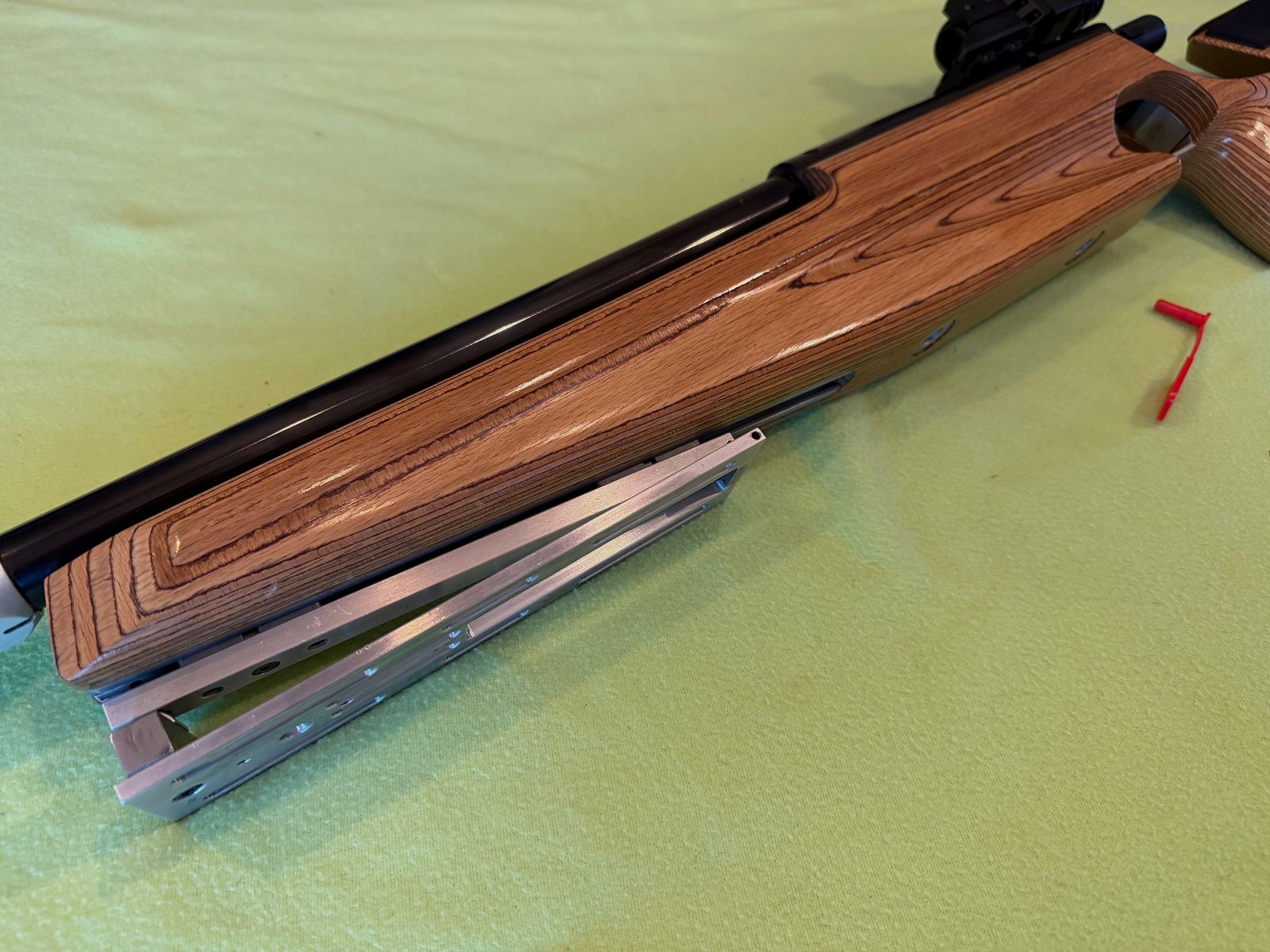 Feinwerkbau 2602 KK Match Gewehr .22lfb z diopterem Anschütz oraz akcesoriami, drewniana kolba prawostronna