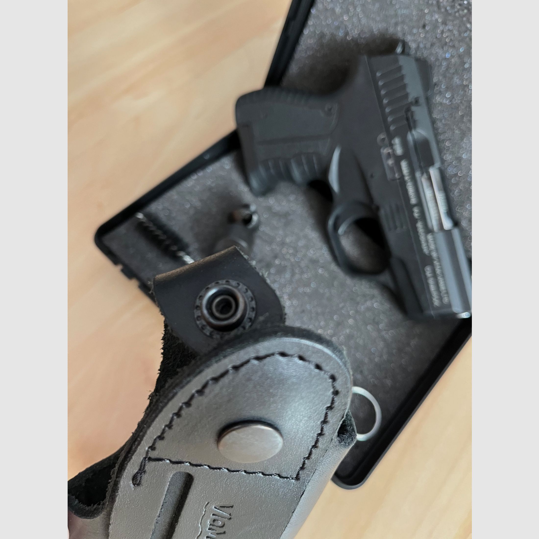 Zoraki 906 pistola 9mm P.A.K nero-cromo + fondina in pelle IWB, immagine 7 di 7