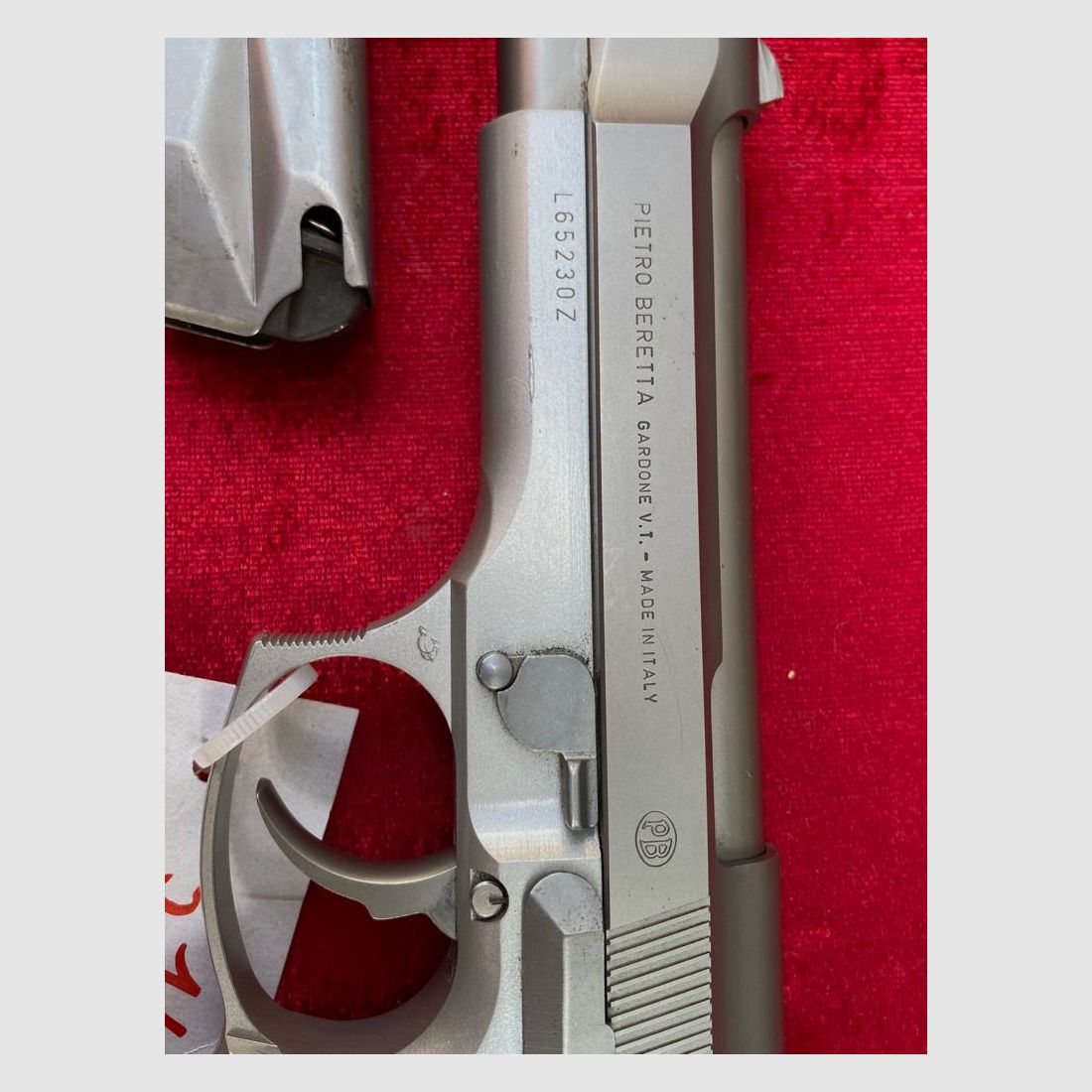 Neuwertige Beretta 92 9mm  Luger Stainless