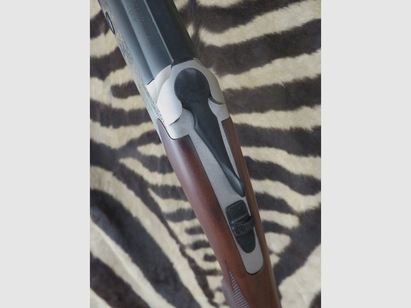 HUGLU Eagle Gravé Flinte Kal.410 Läufe 71 cm 1/4 1/2 – Waffenkoffer, Bild 8 von 12