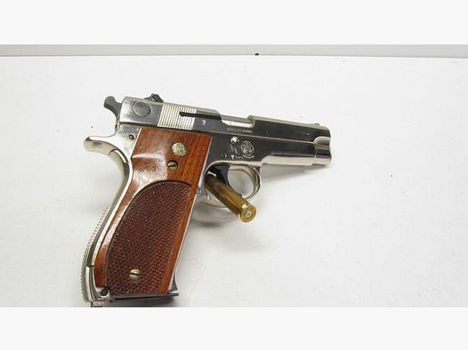 Przedmiot kolekcjonerski niklowany, Smith & Wesson model 39-2, 9mm Luger