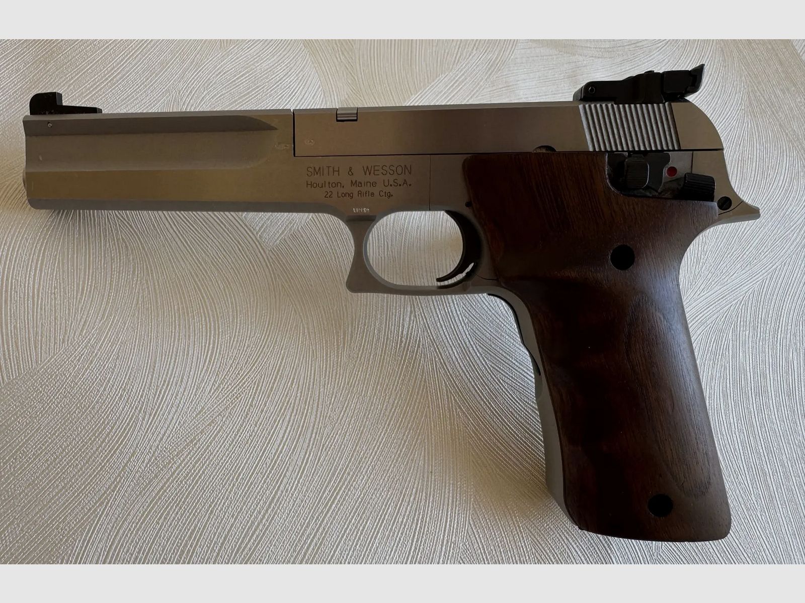 Smith & Wesson Pistole Mod. 2206TGT – Kaliber .22 LR