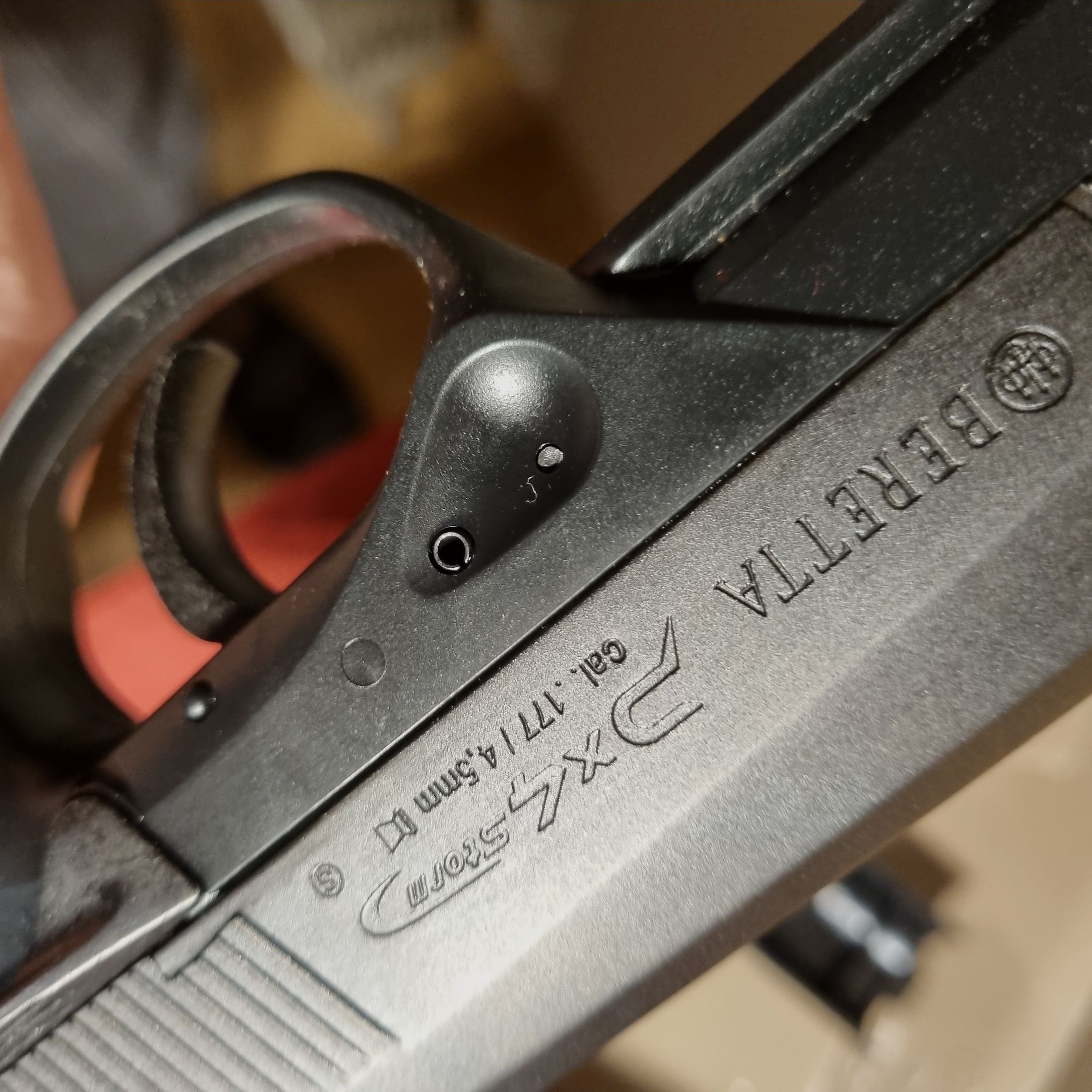 Beretta CO2 Pistole Px4 Storm, je 500 Diabolos u. Rundkugeln, Pistolentasche.
