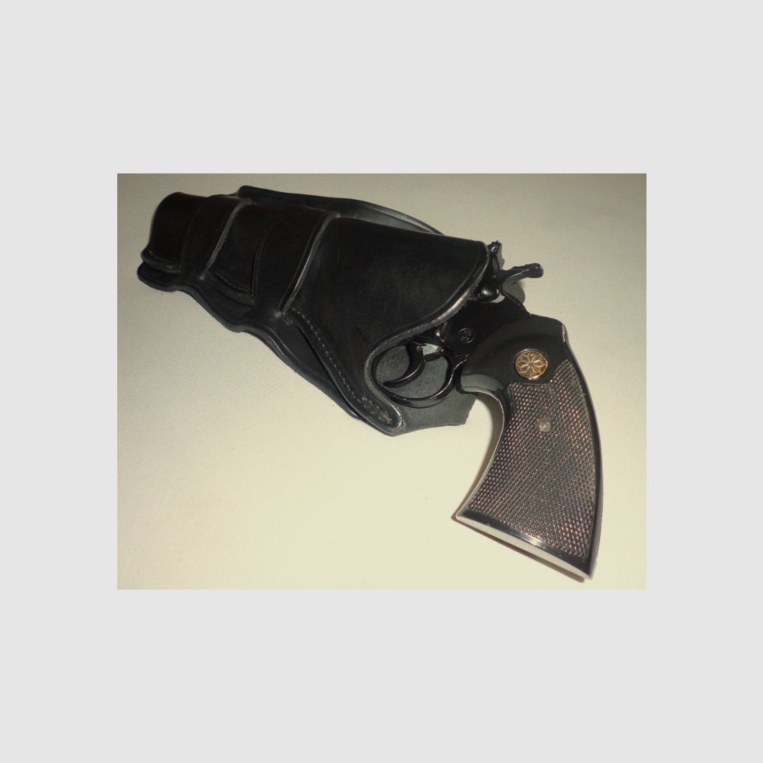 HOLSTER für Revolver "Dirty Harry" Mod. Magnum , oder ein mex. Double Loop Holster "Billy the Kid"