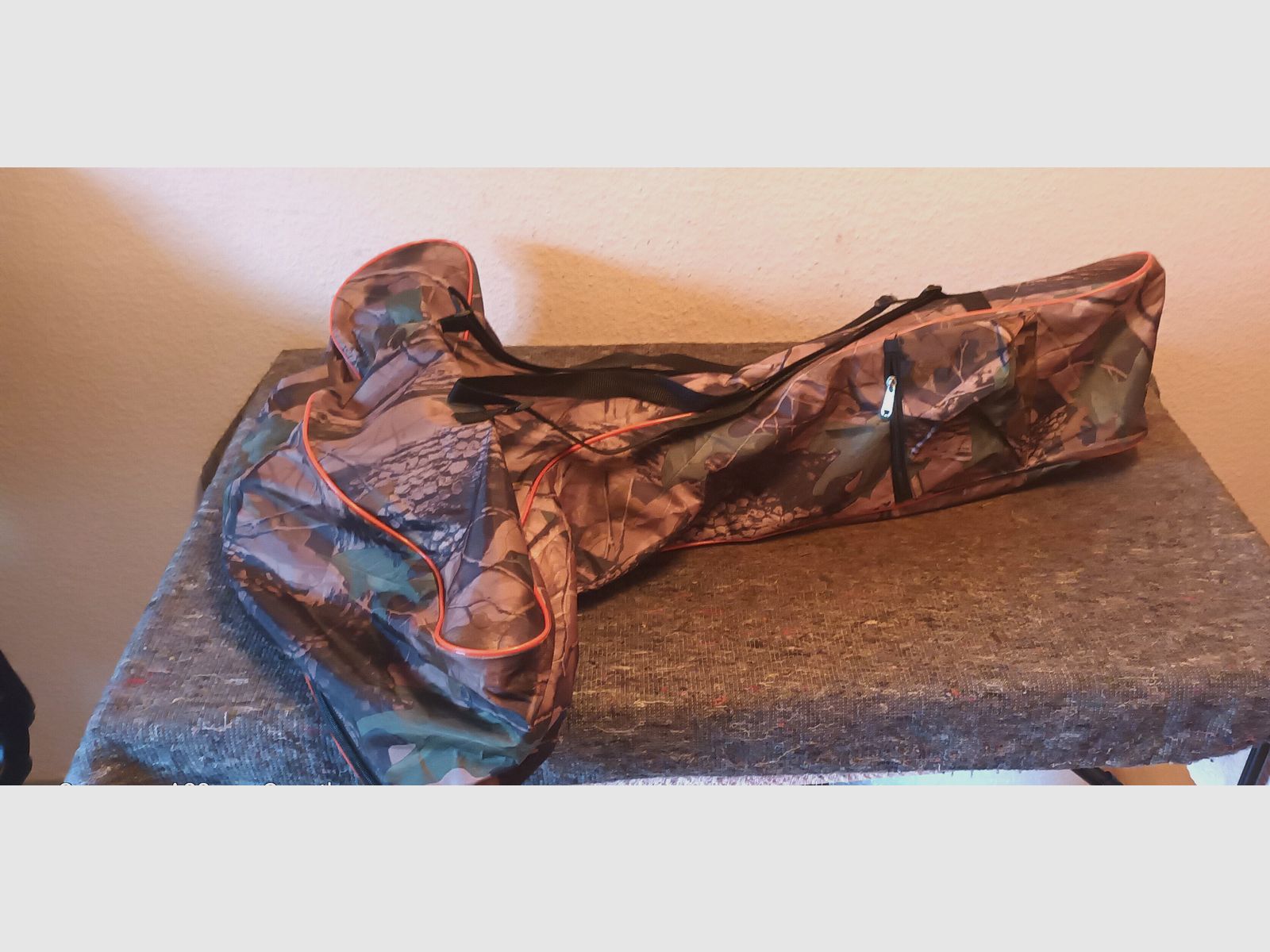armbrust mit tasche und pfeilen