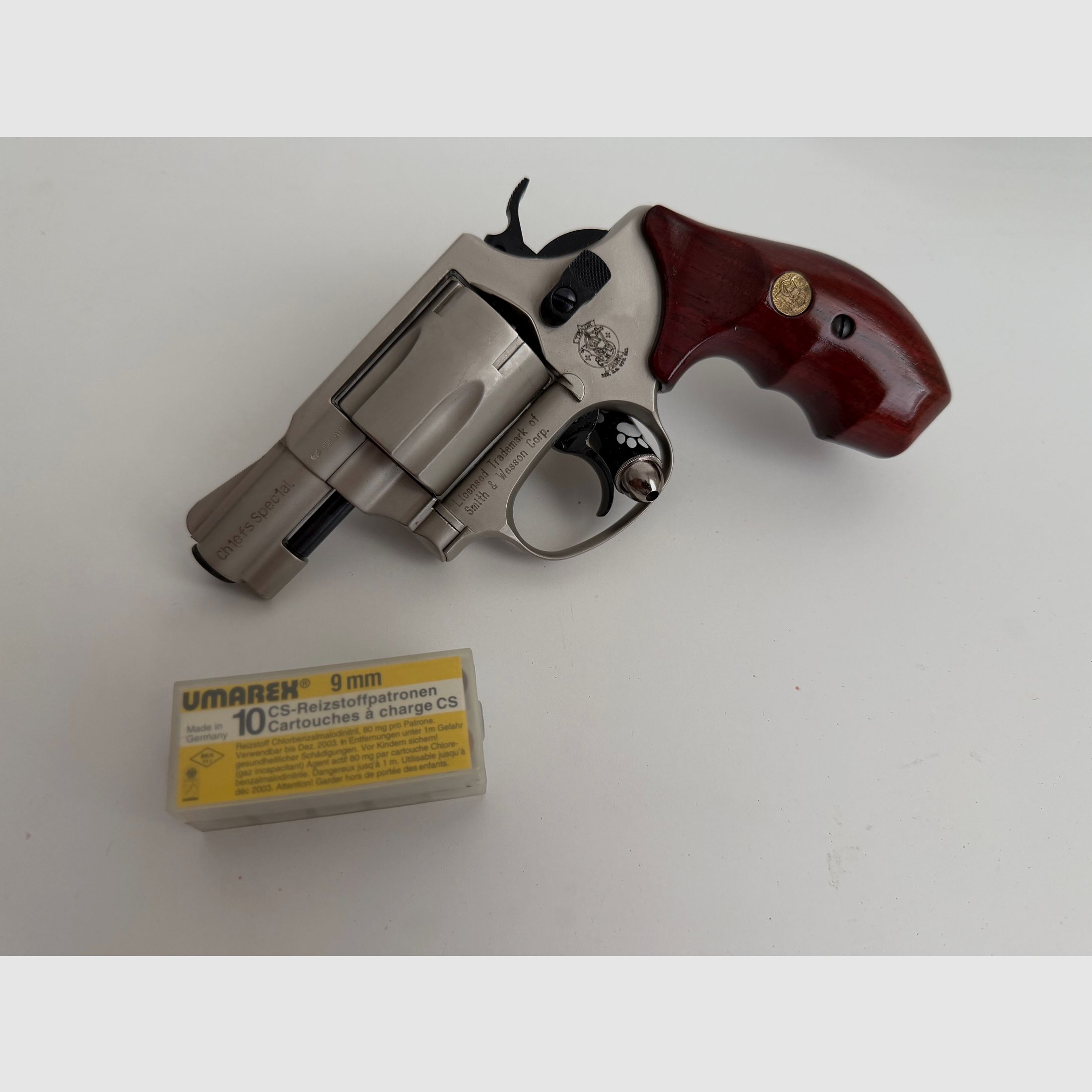 Smith & Wesson Chiefs Special Combat Cal. 9mm R.K with wooden grip
