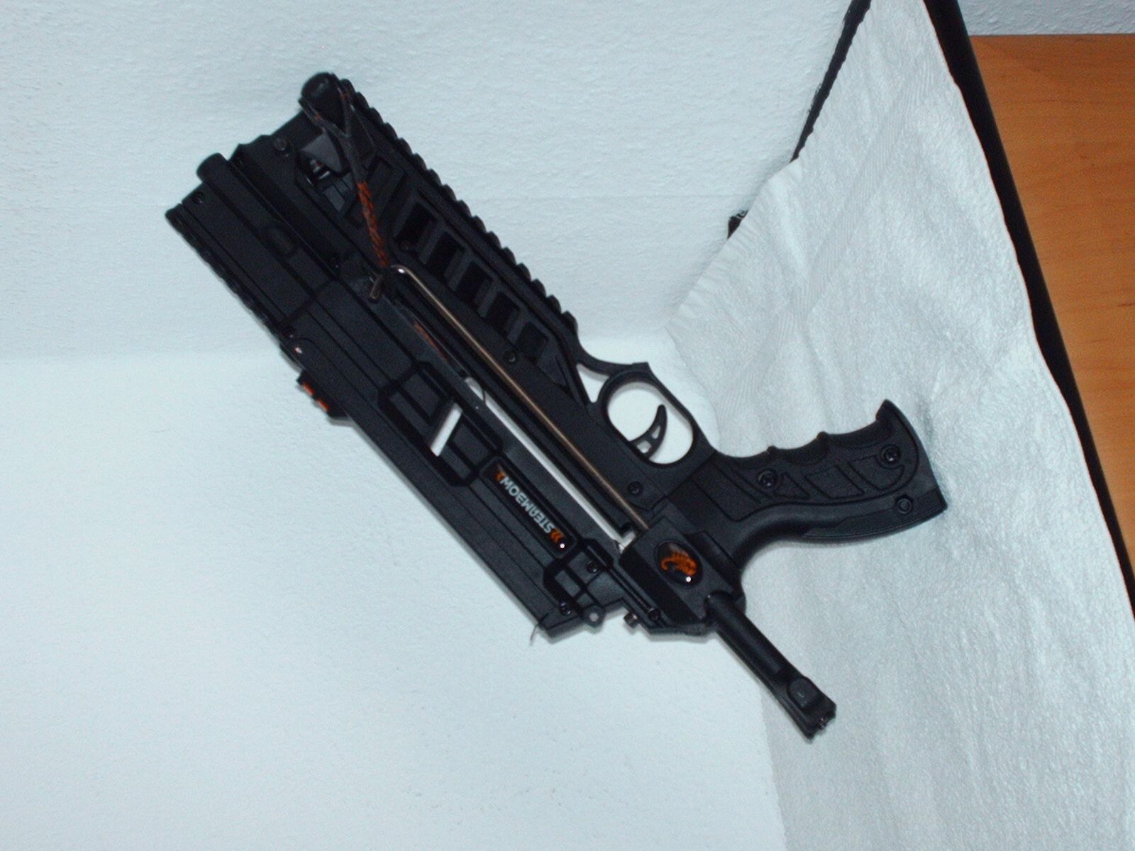 Steambow AR6-Stinger II Compact z 35 lbs łukiem z likwidacji gospodarstwa domowego