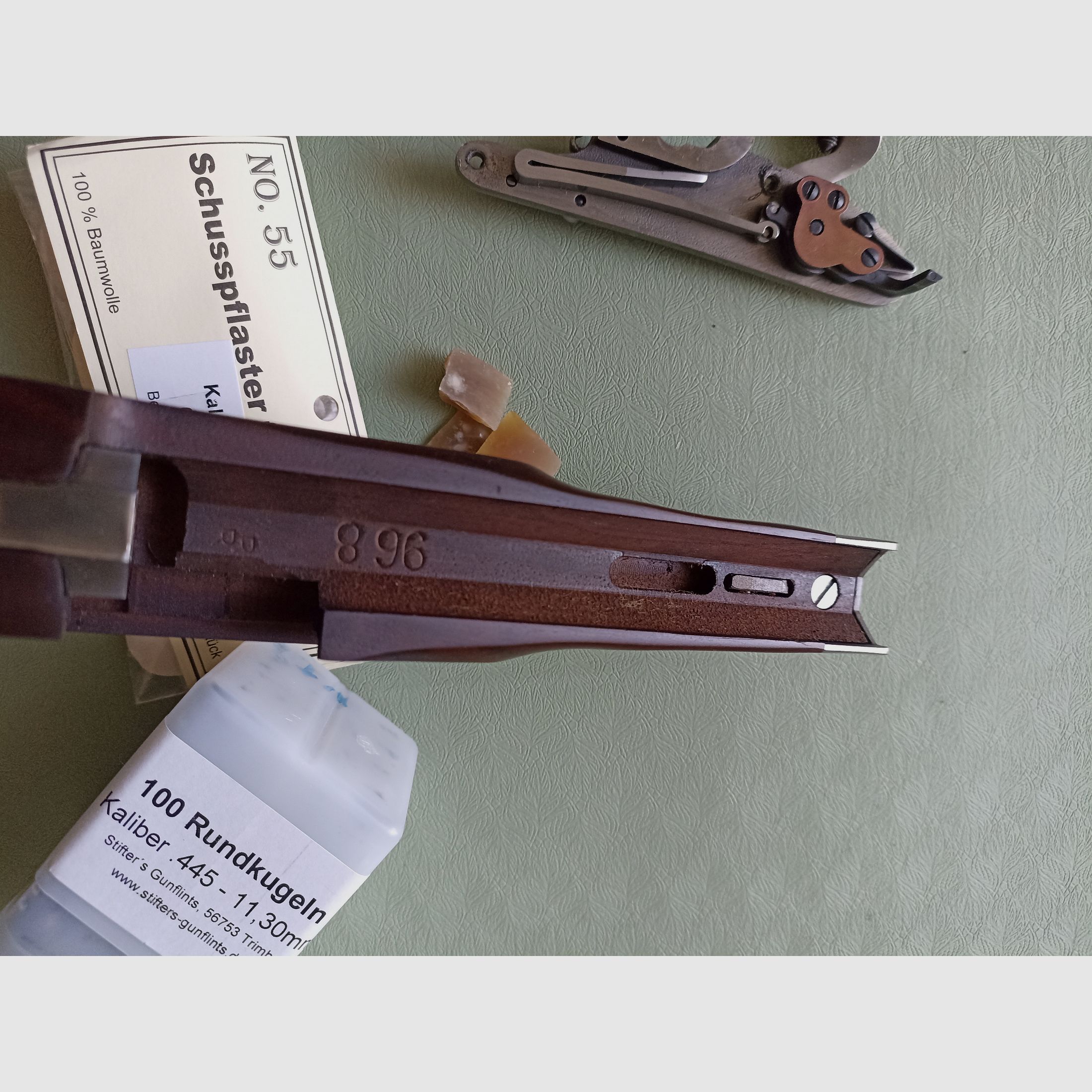 Charles Moore Steinschlosspistole cal .45Pedersoli (with original packaging) muzzleloader black powder