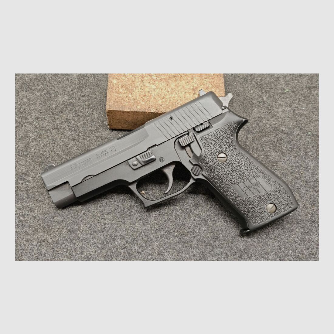 Sig Sauer P220
